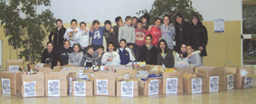 A scuola di solidarietà: la scuola media ex Giustiniani raccoglie 610 kg di alimenti per le famiglie disagiate del territorio e 183 uova di Pasqua per il Gaslini