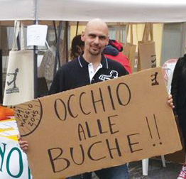 Semafori trappola, furbetti e strade colabrodo: cittadini in rivolta. La soluzione di Vassallo: abbassare a 40 km il limite di velocità. 

