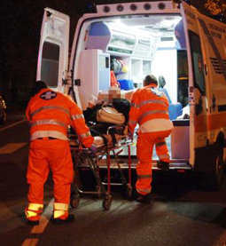 Ambulanza a pagamento per ubriachi e tossici: iI proventi andrebbero in un fondo per le vittime della strada